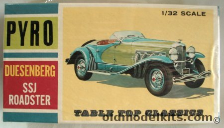 Pyro 1/32 1936 Duesenberg SSJ LaGrande-Bodied Roadster, C412-125 plastic model kit